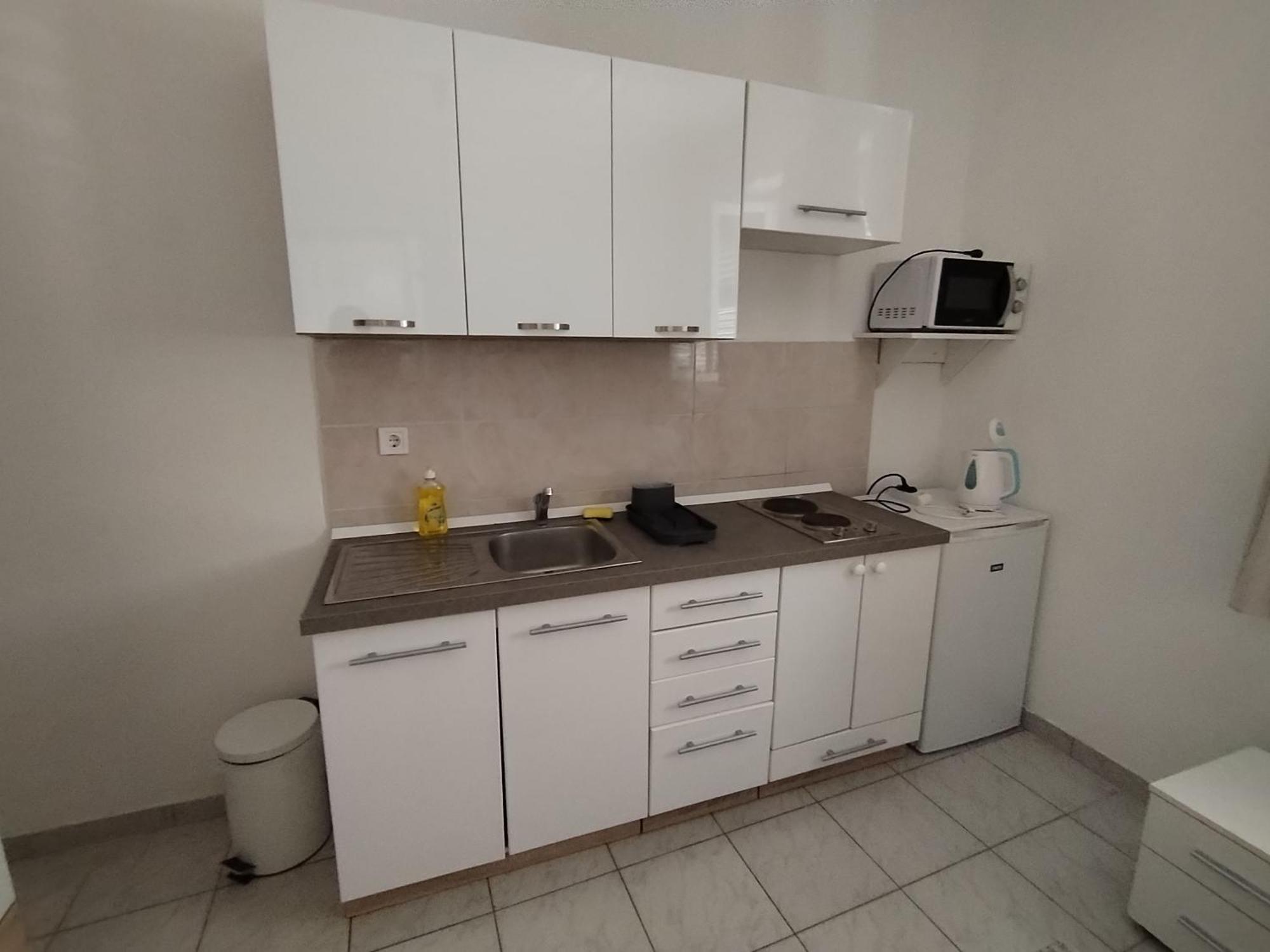 Studio Apartments Ana & Mia Вис Екстериор снимка